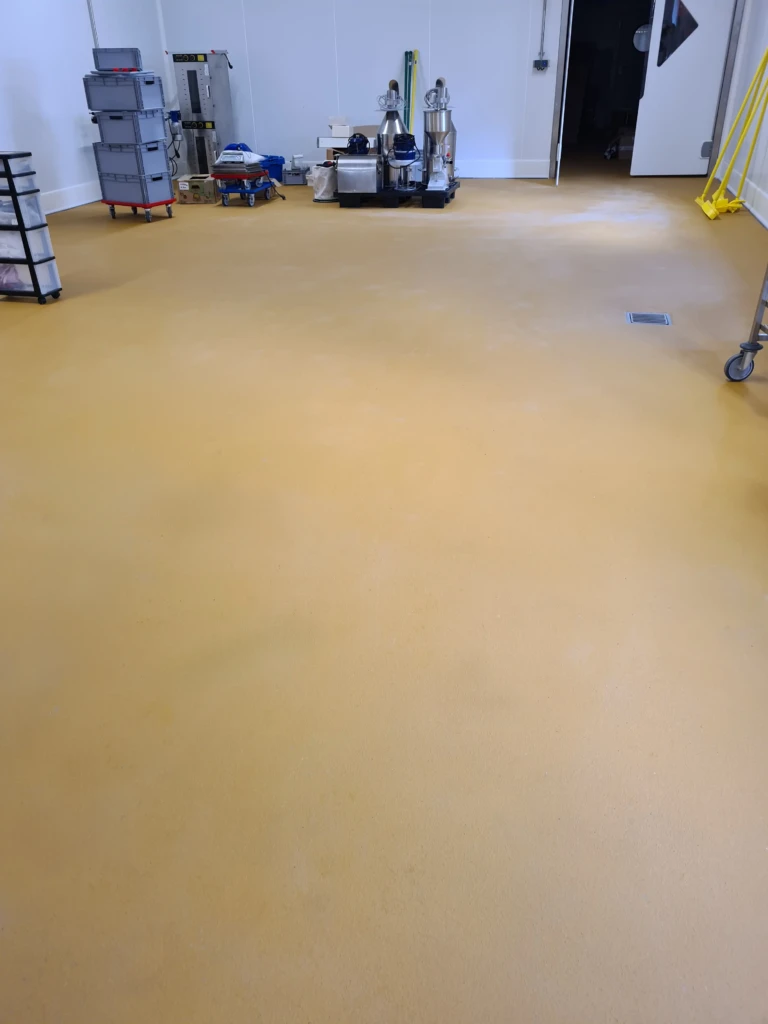 2025_groupe-sol-solution_resine-pu-ciment-epoxy-agroalimentaire-sante-cosmetique (10)