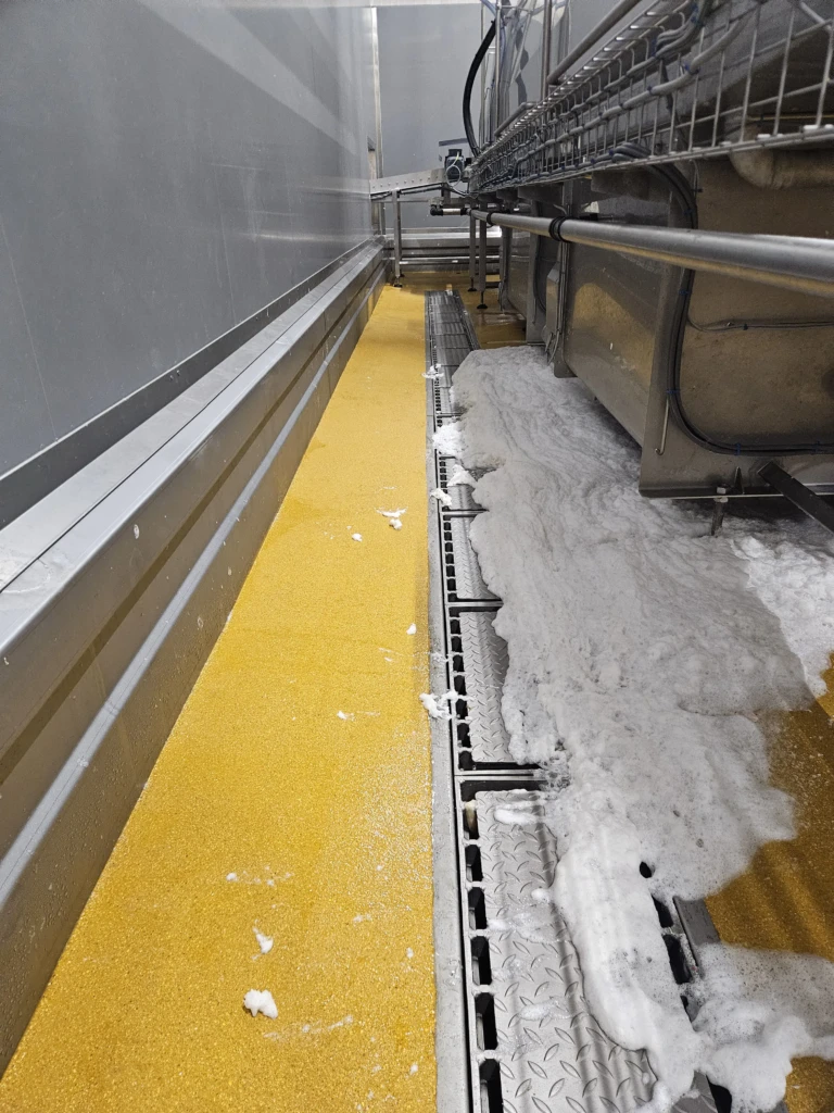 2025_sol-solution-agro-resine-agroalimentaire-volaille-petfood-polyurethane-ud200sr (1)