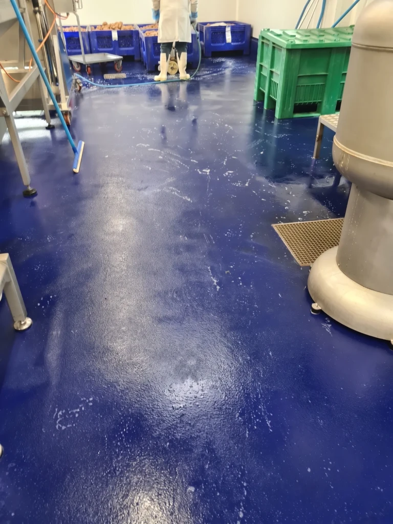 202605_groupe-sol-solution_legumerie-esat-adapei_sika-ucrete-dp-10-resine-polyurethane-ciment (1)