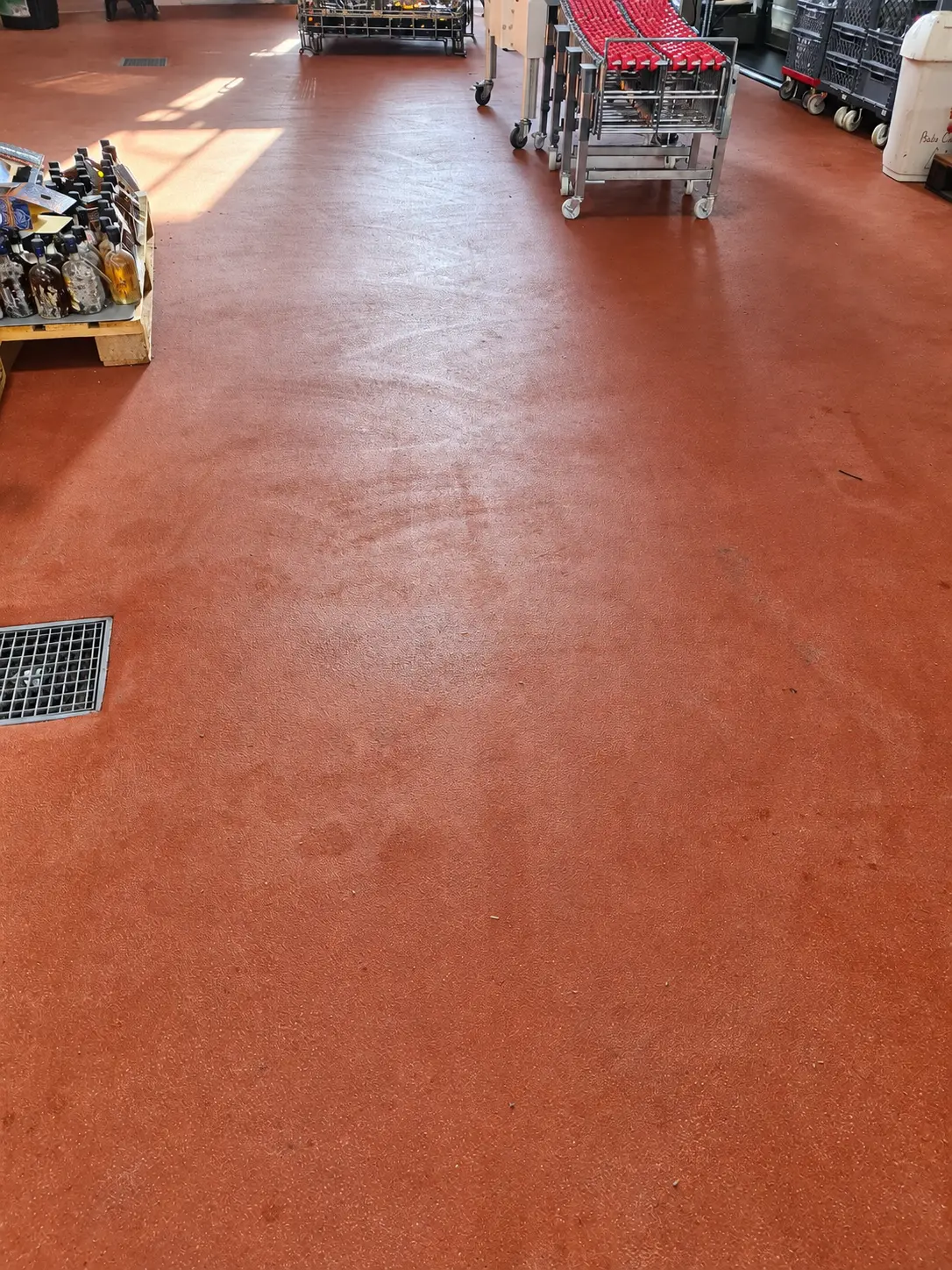202608_REVETEMENT-RESINE-POLYURETHANE-CIMENT-UCRETE-UD200SR_GROUPE-SOL-SOLUTION_ENTREPOT-RHUM-SPIRITUEUX (8)
