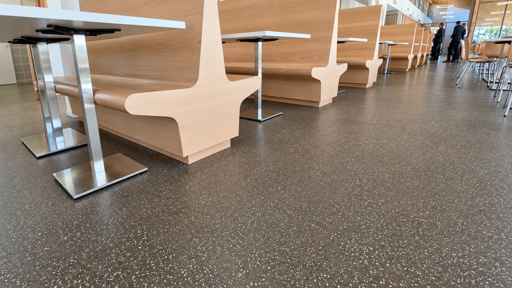 202610_sol-caoutchouc-polyurethane_restaurant-universitaire-crous-saint-malo_groupe-sol-solution (10)
